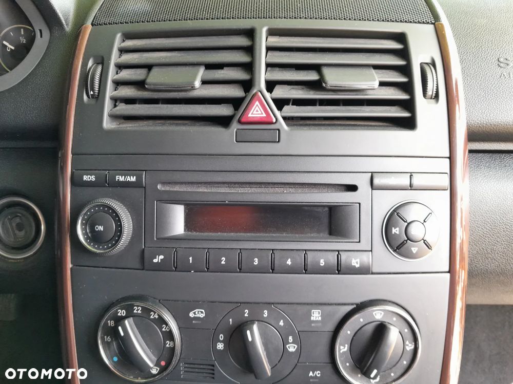 Radioodtwarzacz CD MERCEDES A W169 04-12r. - 2