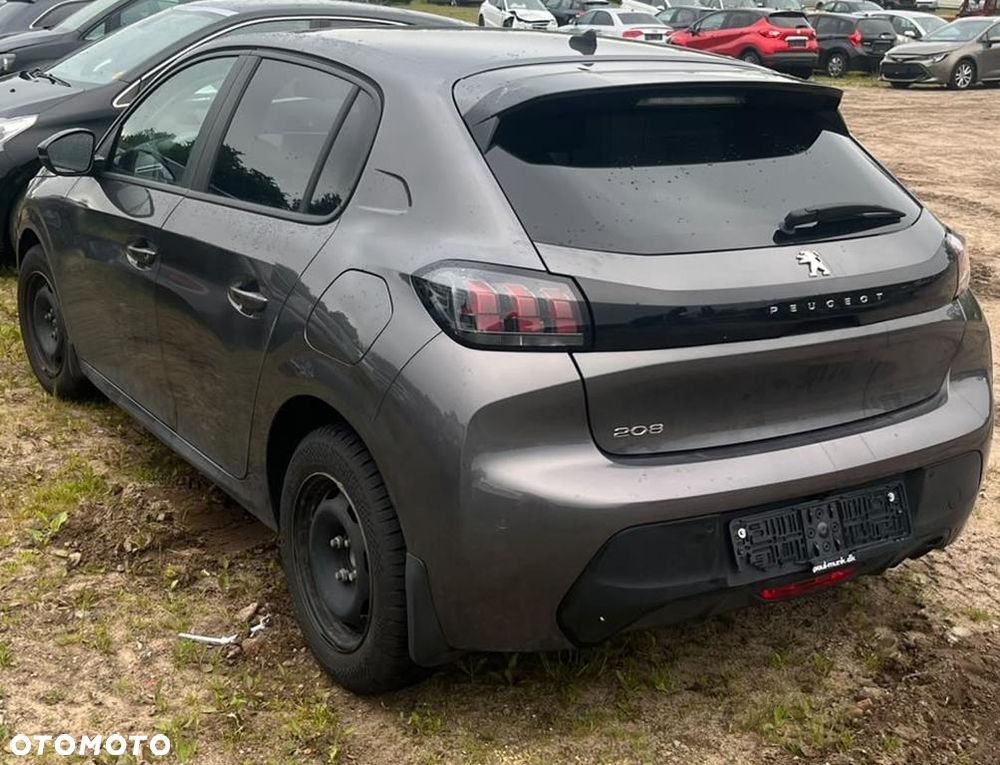 Peugeot 208 - 3