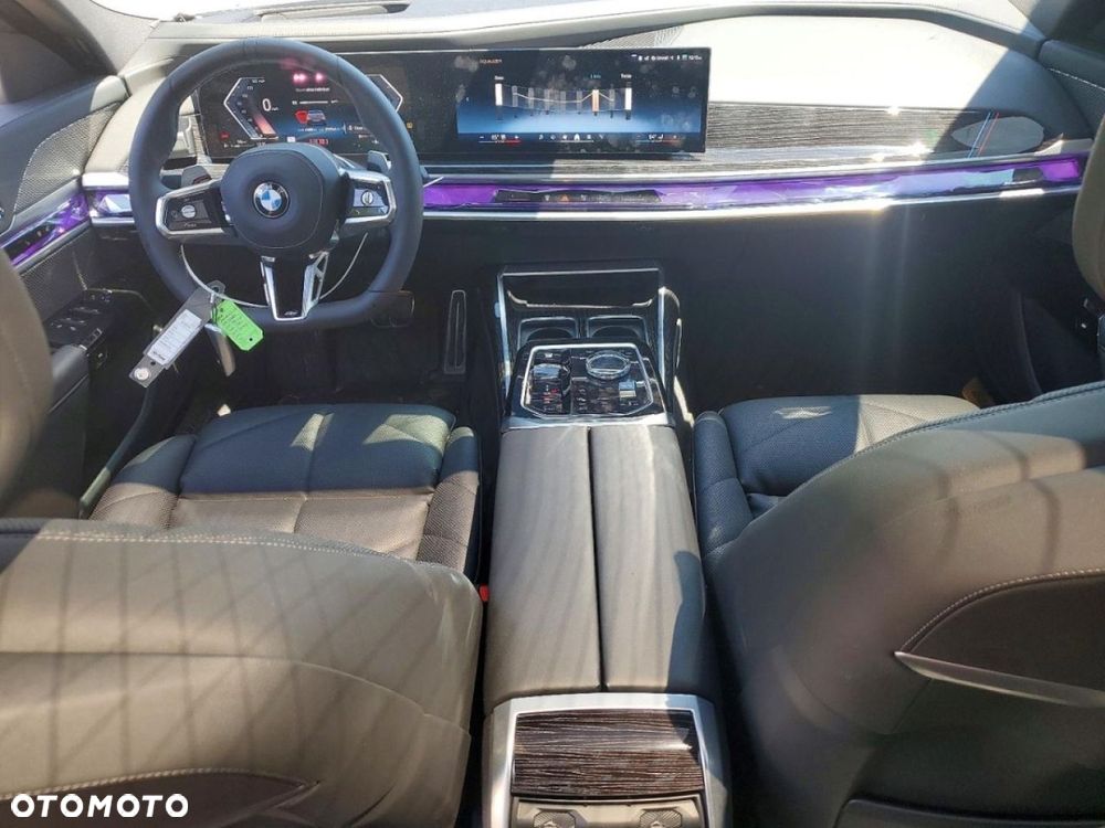 BMW Seria 7 - 8