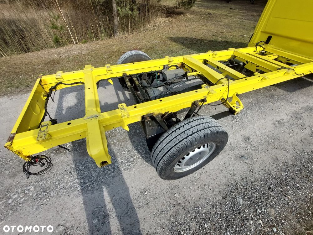 Mercedes-Benz Sprinter - 15