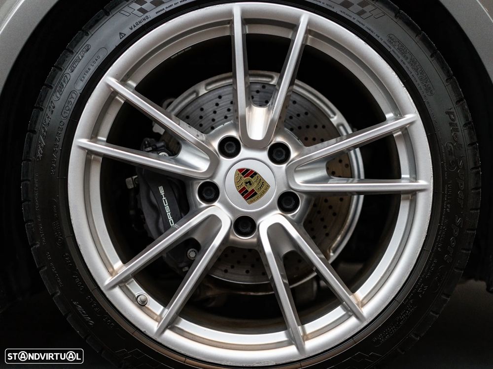 Porsche 911 (992) Carrera 4 PDK - 13