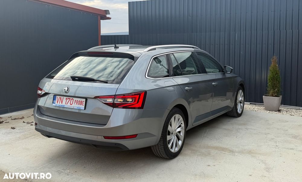 Skoda Superb 2.0 TDI DSG Style - 4