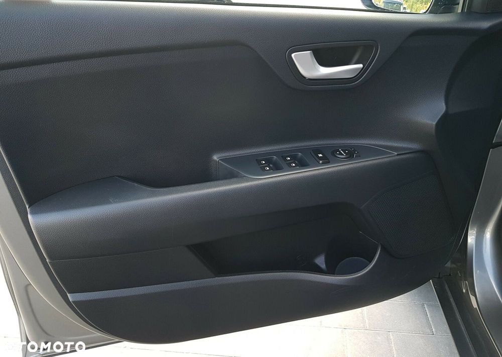 Kia Stonic 1.0 T-GDI M - 14