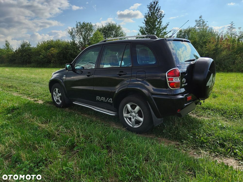 Toyota RAV4 2.0 D-4D 4x4 - 4