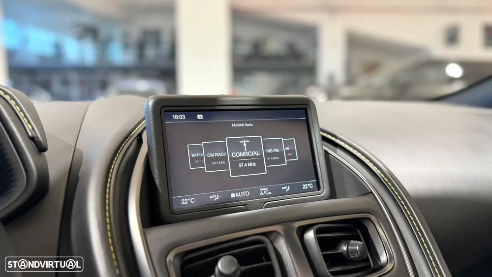 Aston Martin DB11 Volante V8 - 24