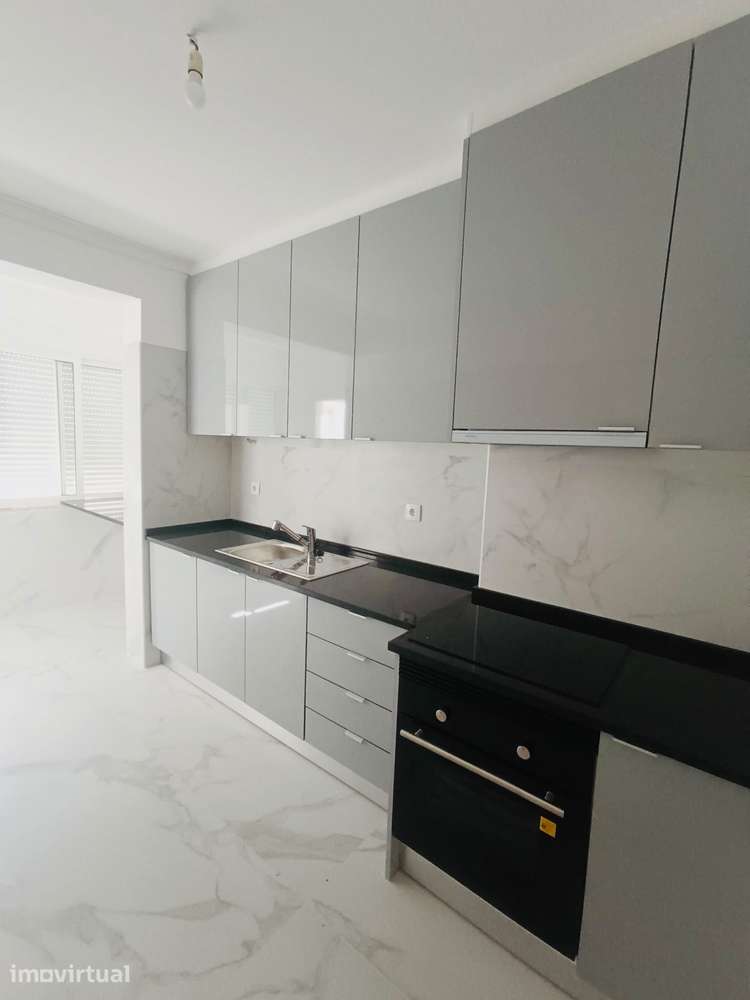 Apartamento, 85 m², Póvoa de Santo Adrião e Olival Basto - Grande imagem: 2/12