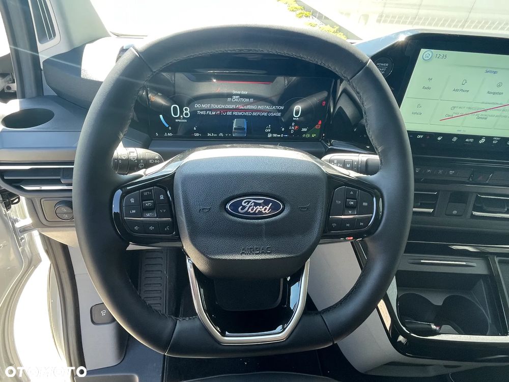 Ford Tourneo Custom - 22