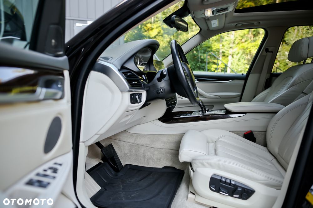 BMW X5 xDrive35i - 23