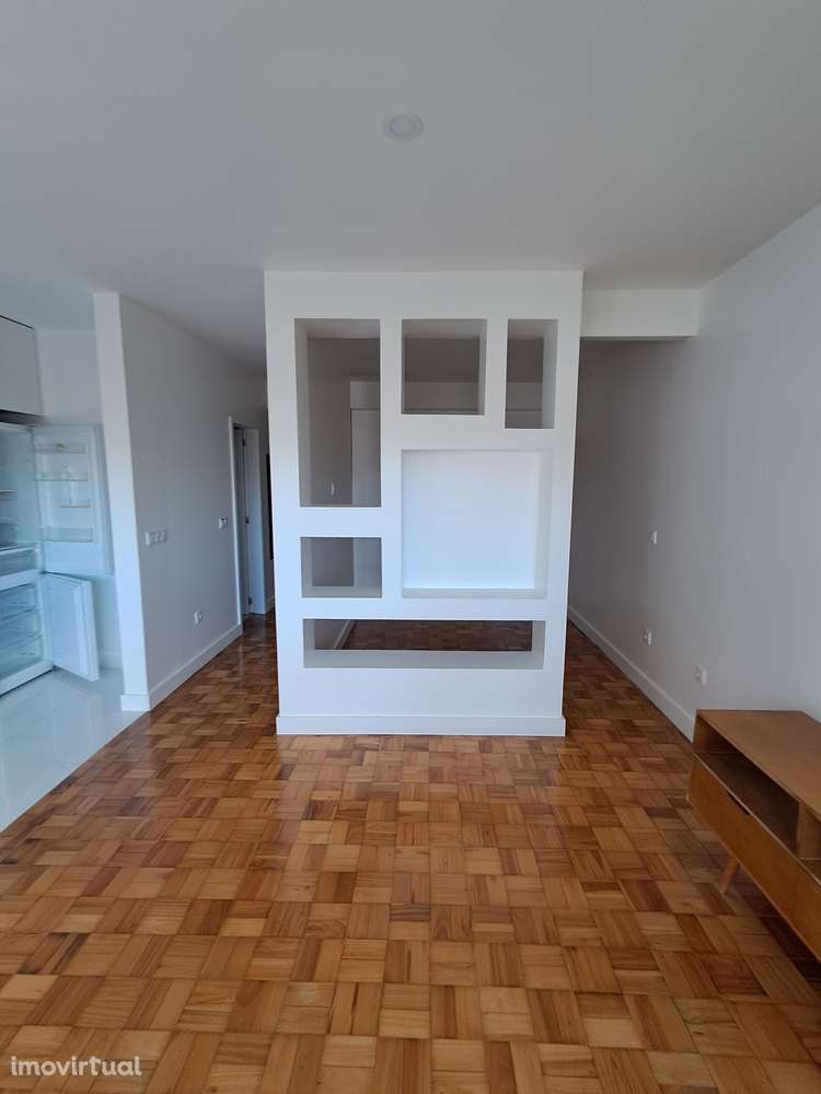 Arrenda-se T1 no centro do Porto - Grande imagem: 3/8