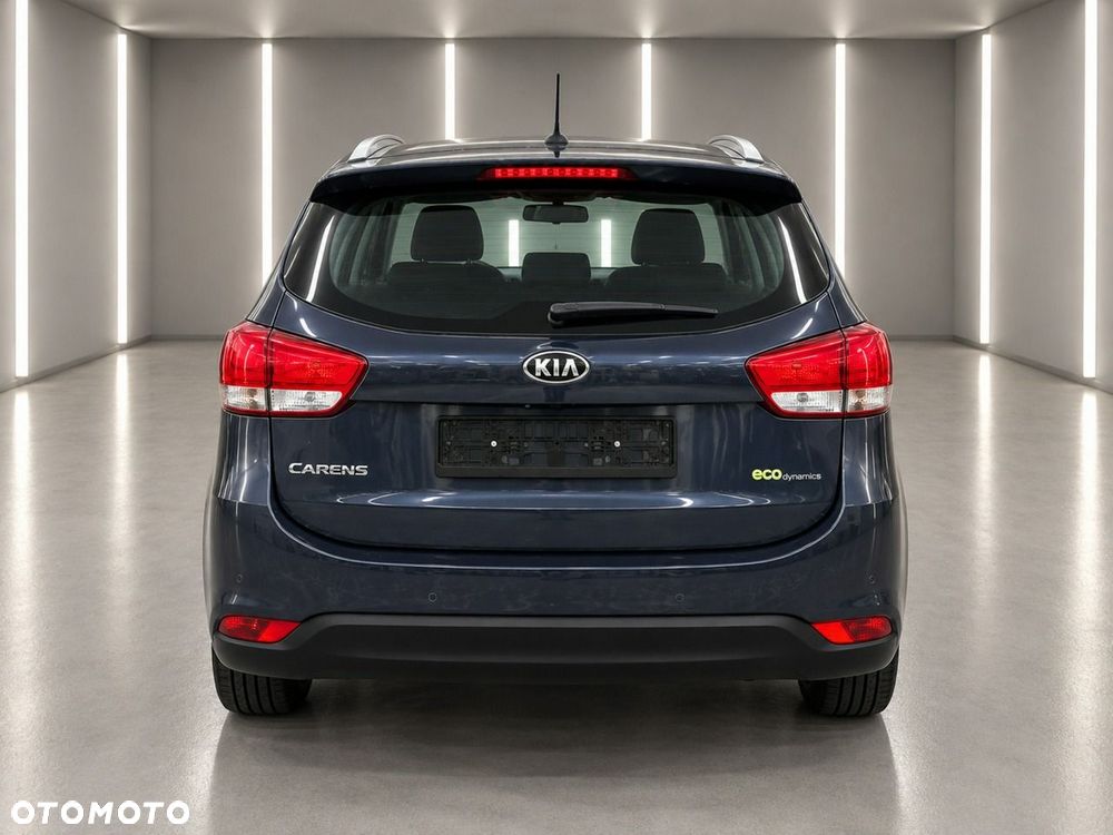 Kia Carens - 7