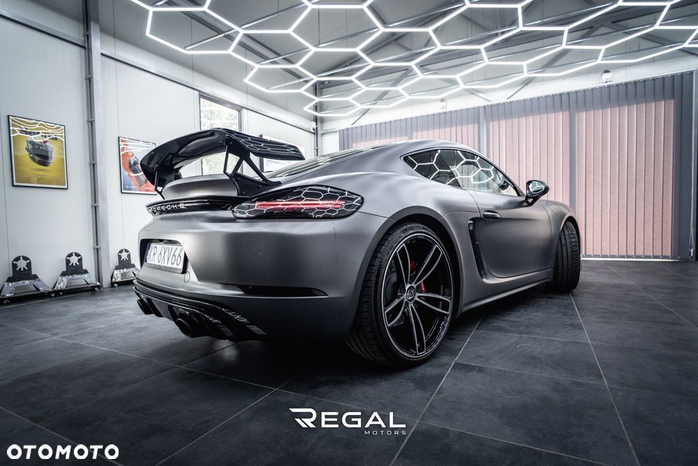 Porsche 718 Cayman - 9