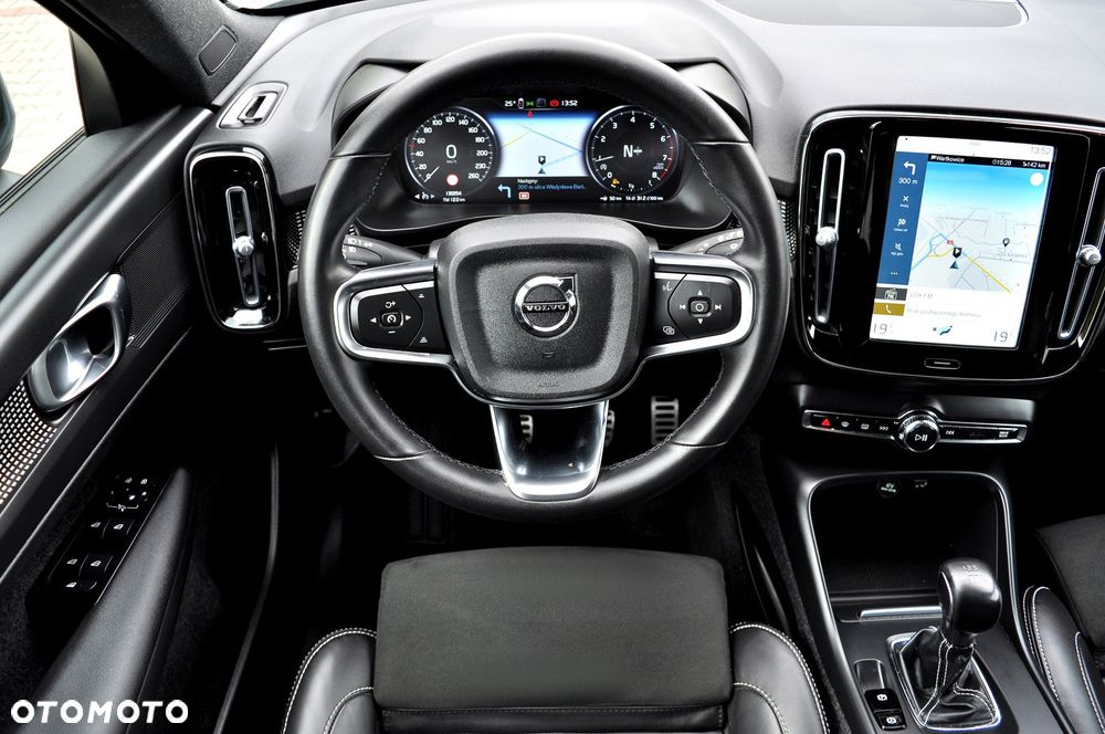 Volvo XC 40 - 18