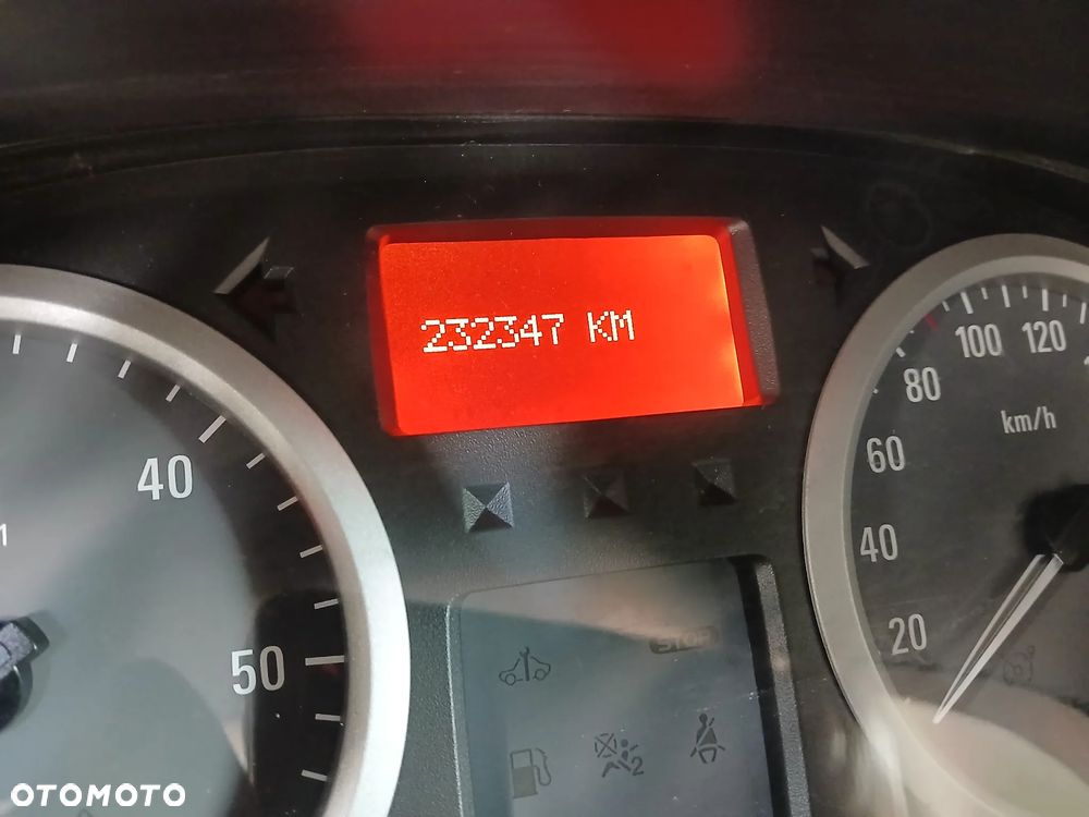 Opel Vivaro - 18