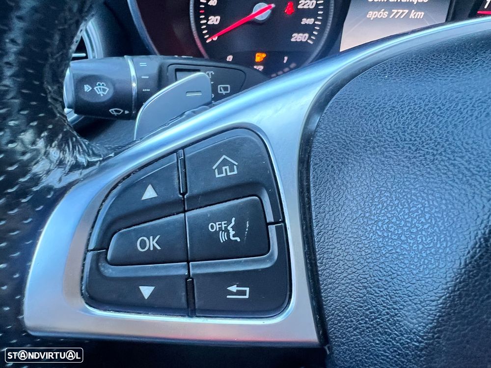 Mercedes-Benz C 300 BlueTEC Hybrid AMG Line - 24