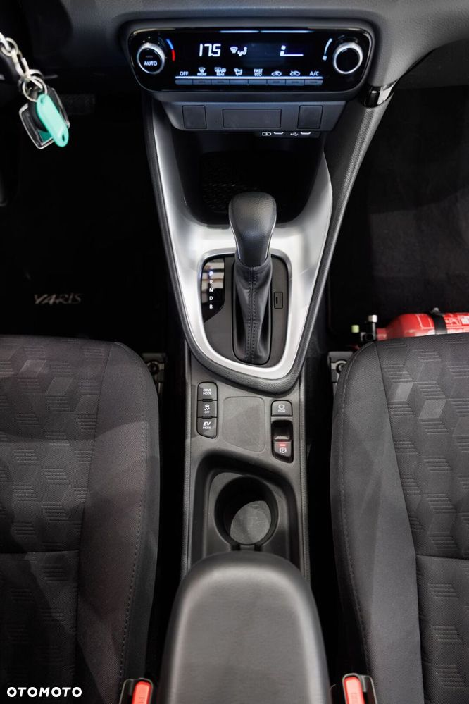 Toyota Yaris - 16