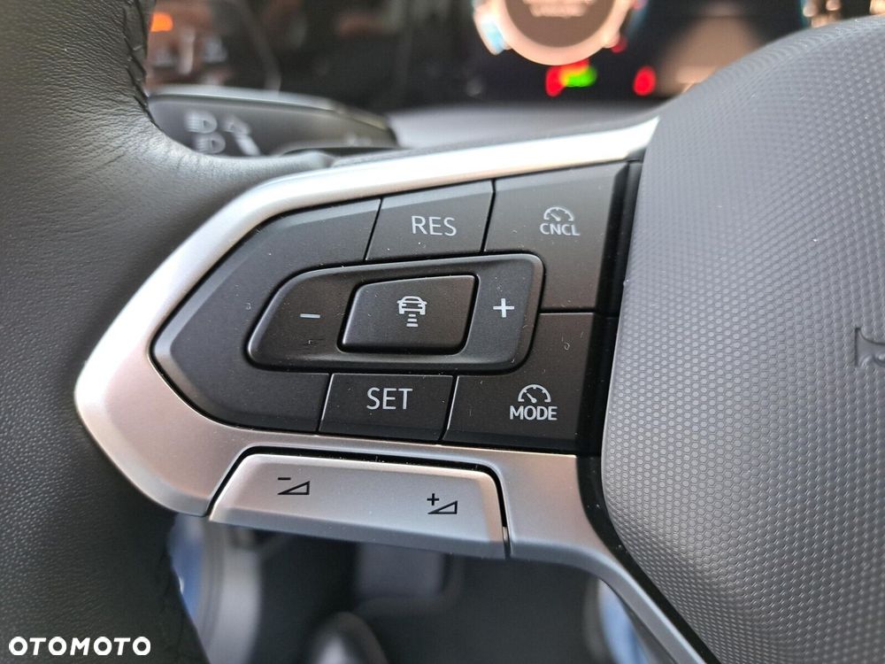 Volkswagen Golf - 28