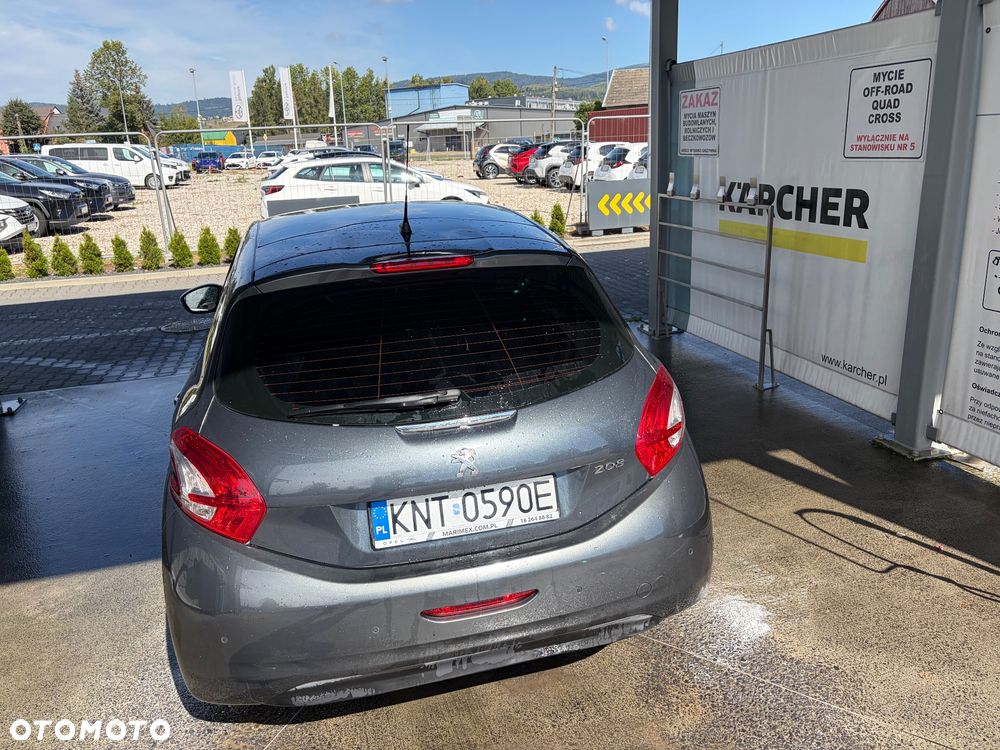 Peugeot 208 - 4