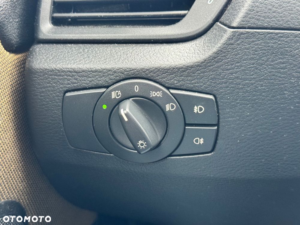 BMW X1 xDrive18d - 12