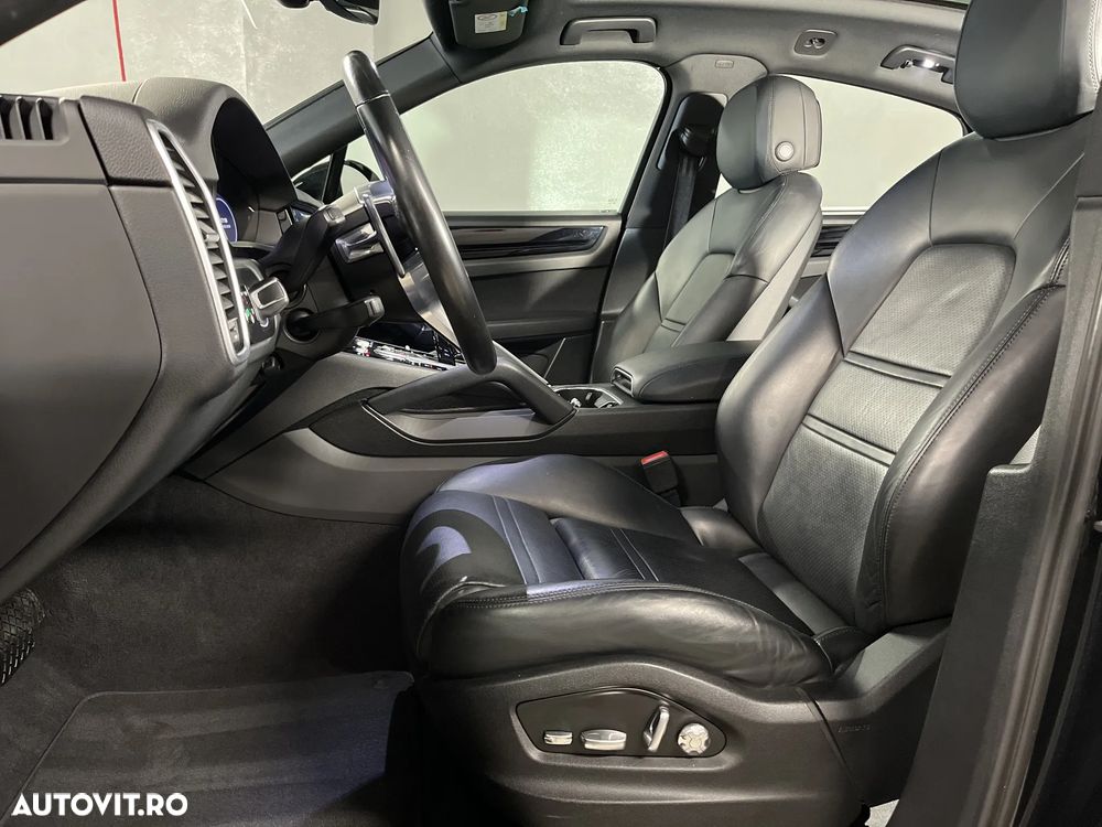 Porsche Cayenne - 12