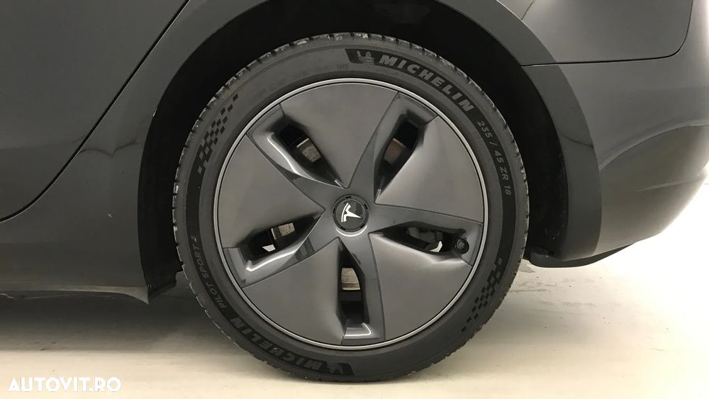 Tesla Model 3 AWD Long Range - 18