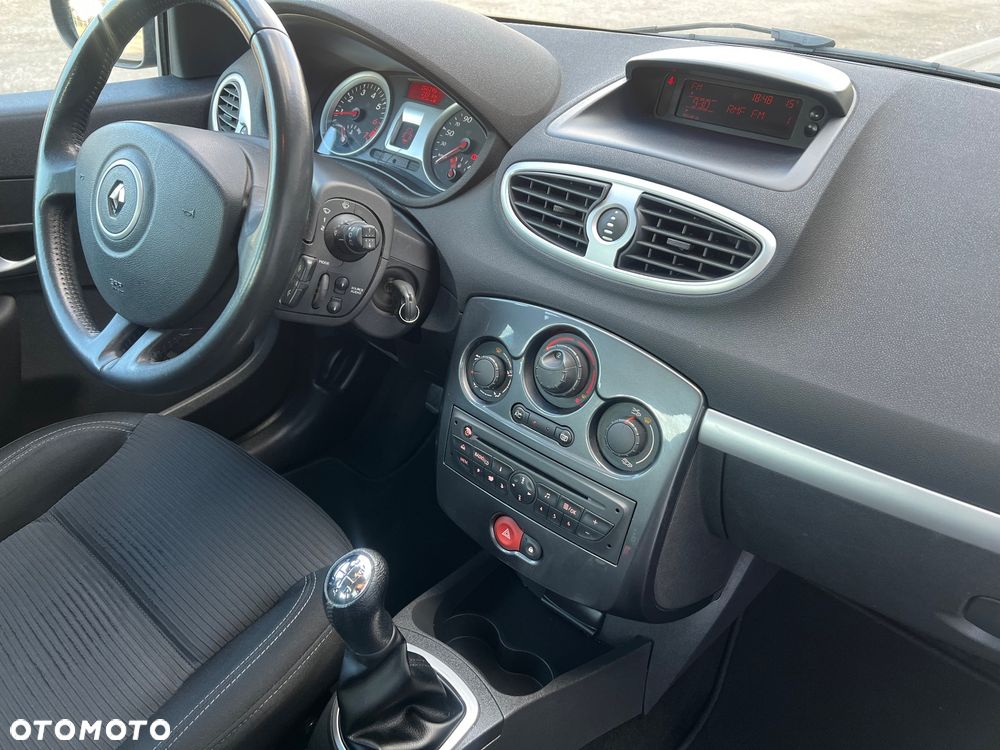 Renault Clio 1.2 16V Alize - 24