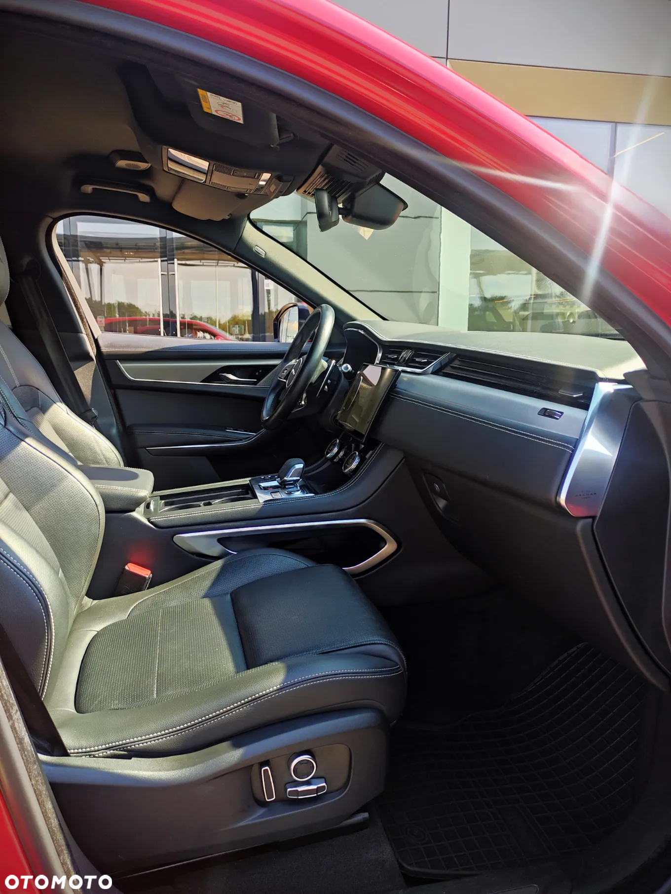 Jaguar F-Pace - 21