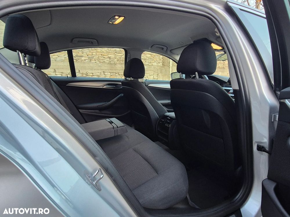 BMW Seria 5 520i AT - 7
