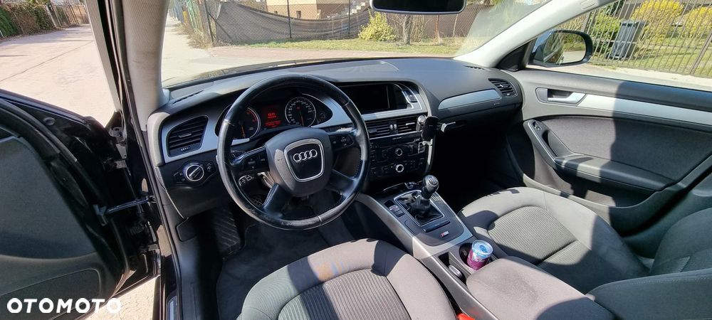 Audi A4 Avant 2.0 TDI DPF Ambiente - 11