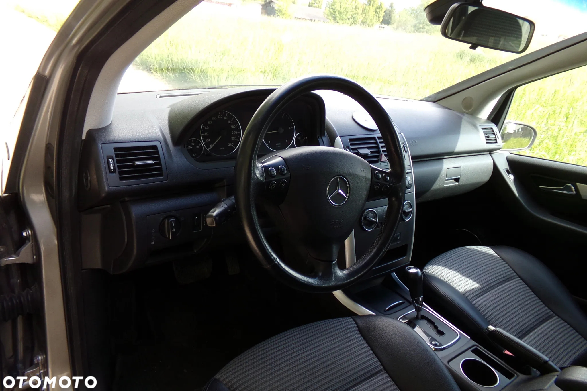 Mercedes-Benz Klasa A 180 CDI Autotronic Avantgarde - 9