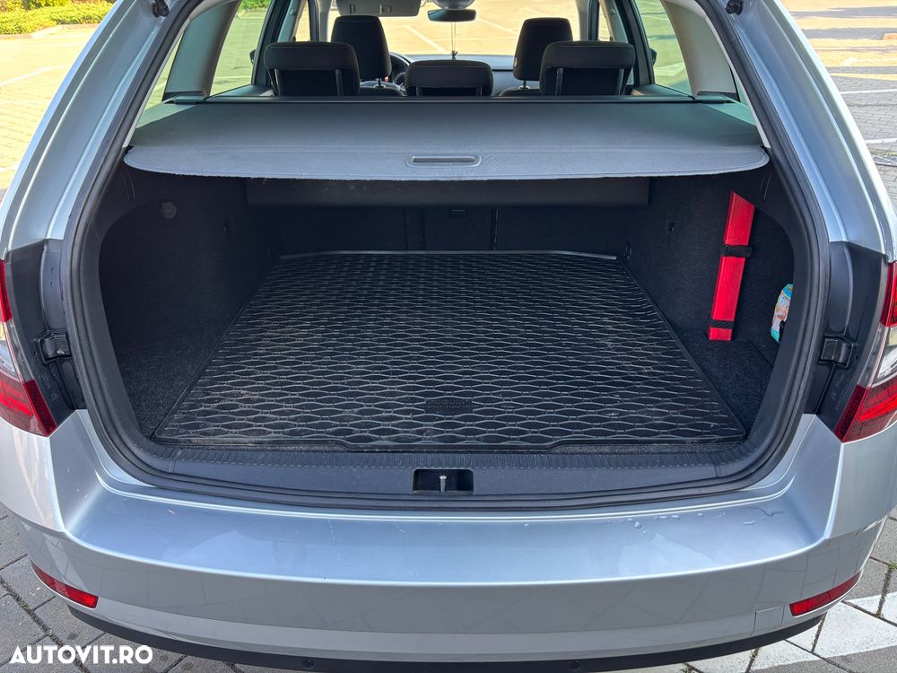 Skoda Octavia 2.0 TDI STYLE DSG - 11