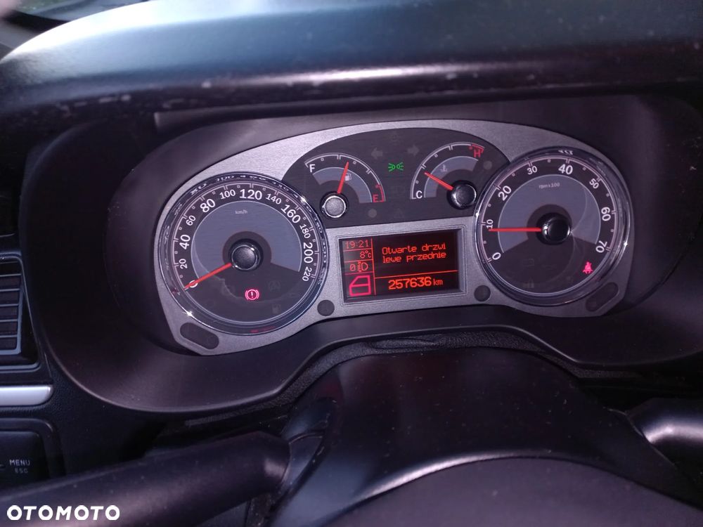 Fiat Linea 1.4 T-Jet 16V Dynamic - 20