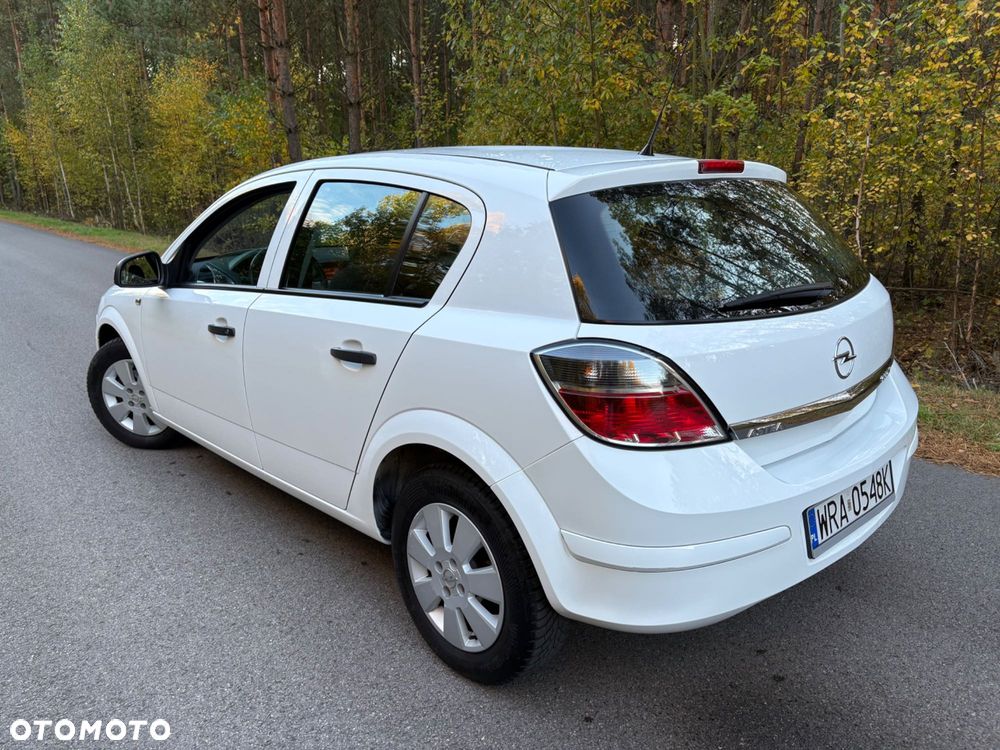 Opel Astra 2009 photo 4