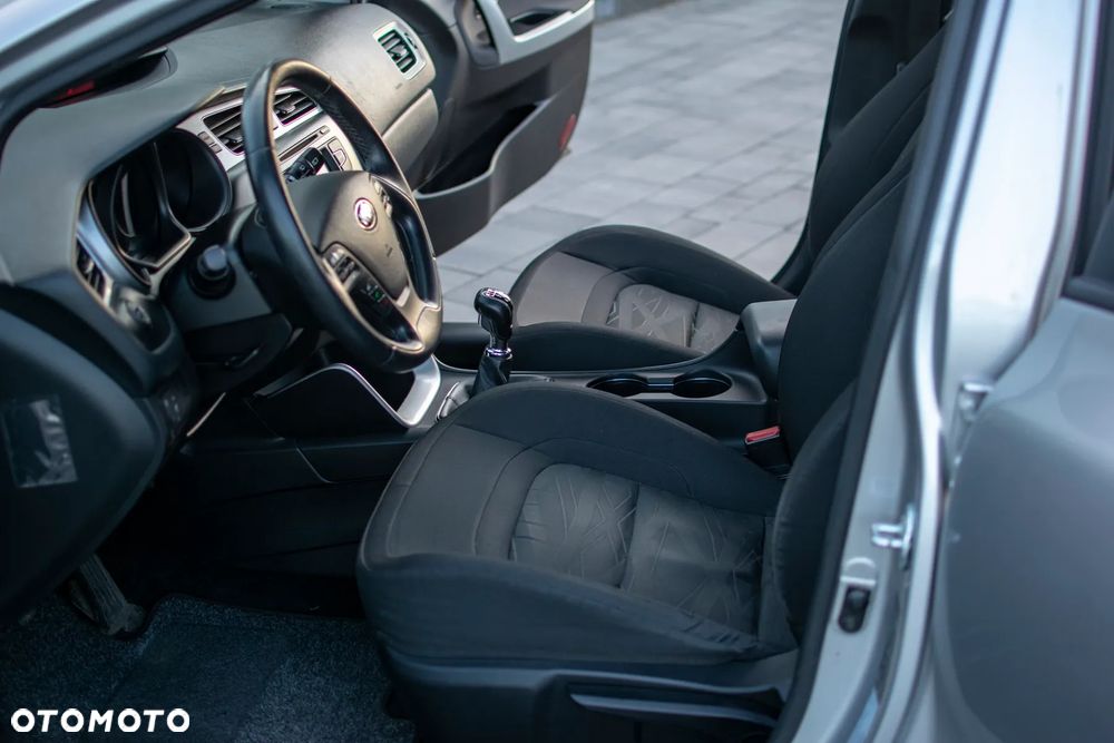 Kia Ceed - 6