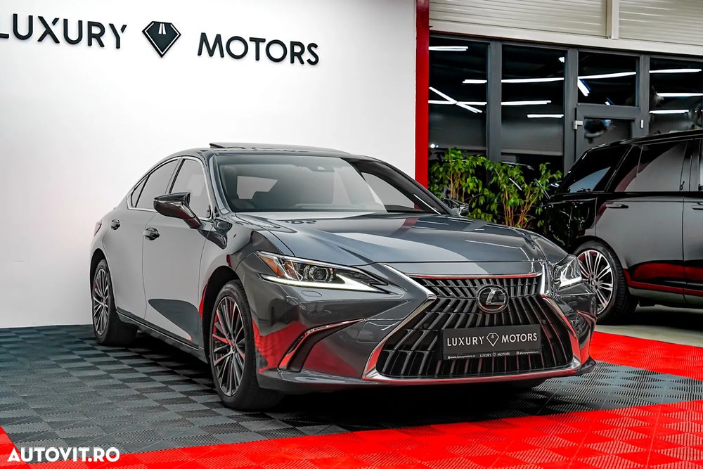 Lexus Seria ES 300h 2.5 TNGA HV 25H- 4X2 CVT Luxury - 5
