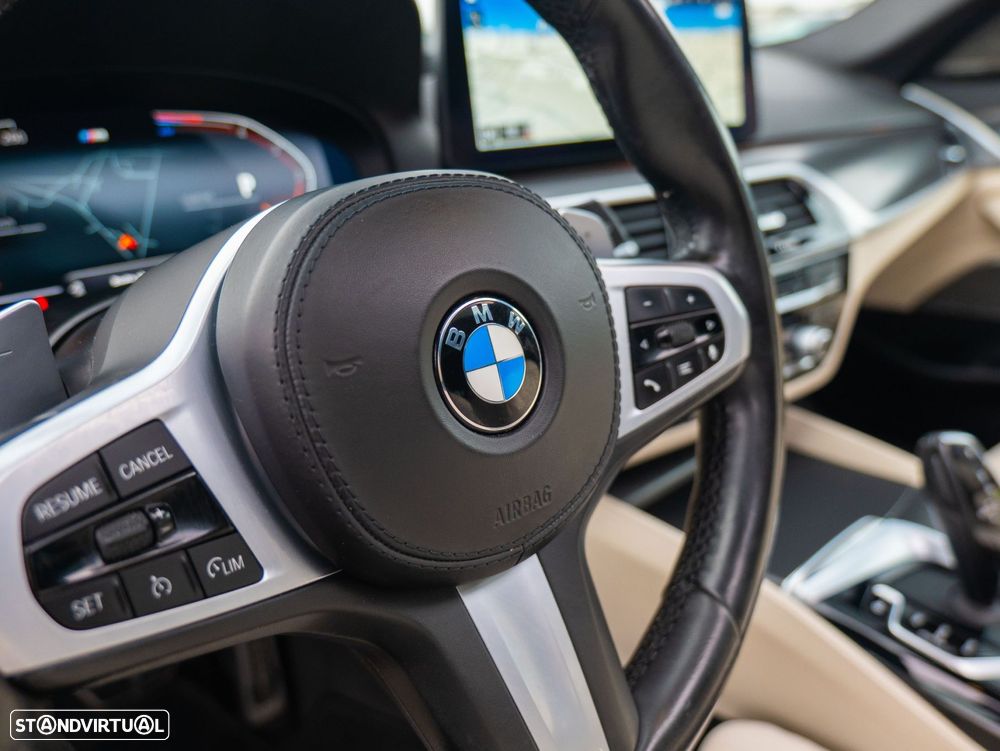 BMW 520 d Pack Desportivo M Auto - 18
