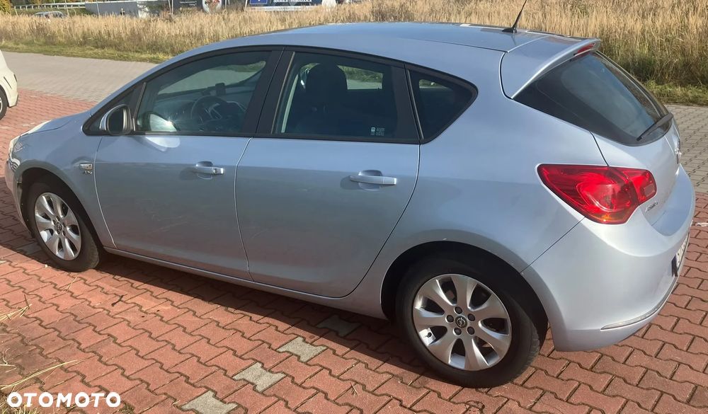Opel Astra - 9