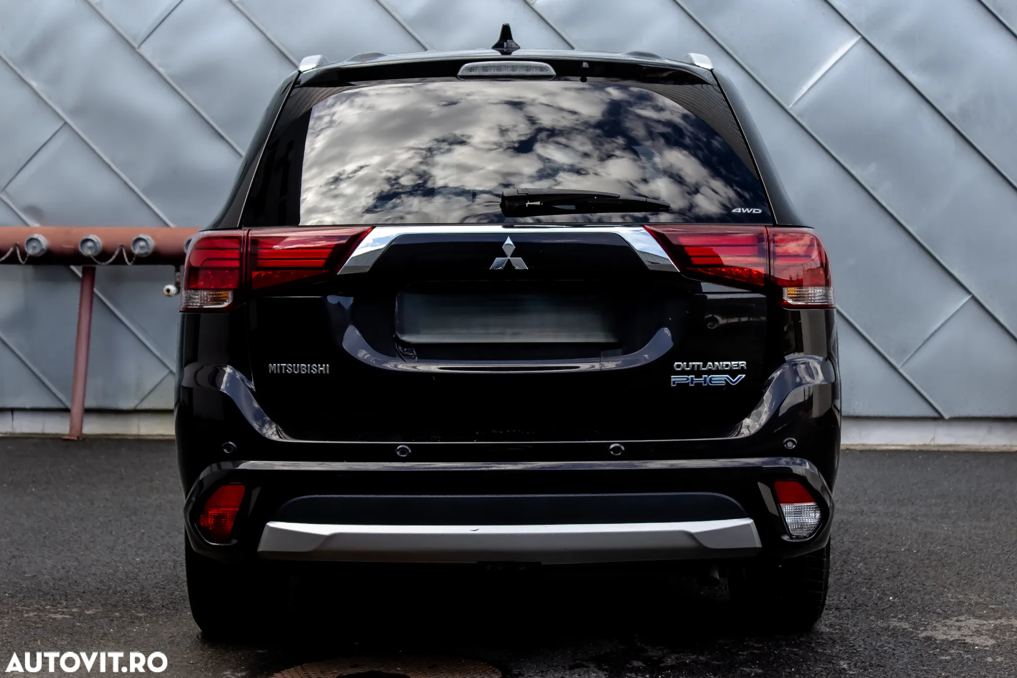 Mitsubishi Outlander 2.0 4WD Plug-In Hybrid Top - 6