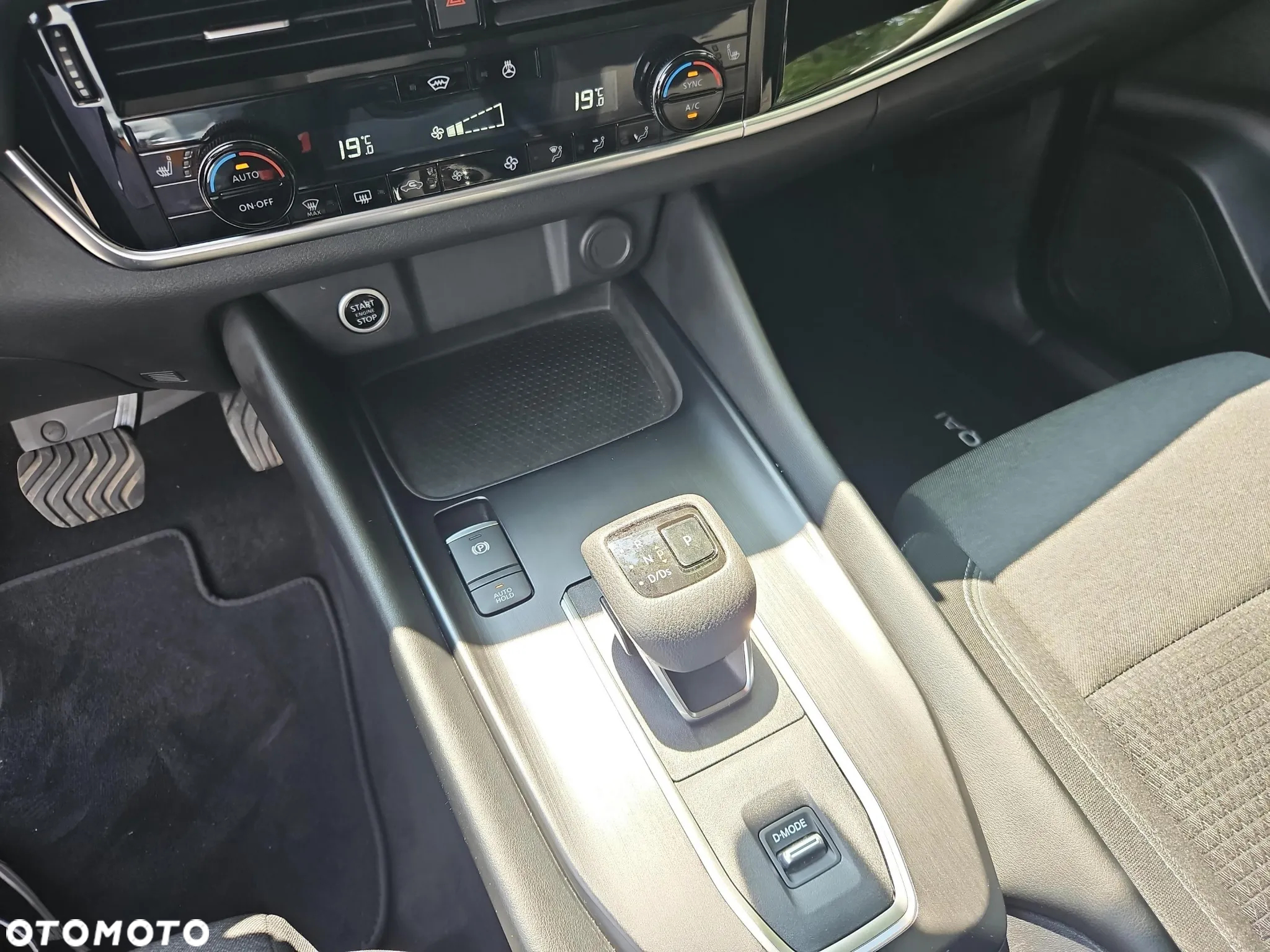 Nissan Qashqai 1.3 DIG-T mHEV N-Connecta Xtronic - 16