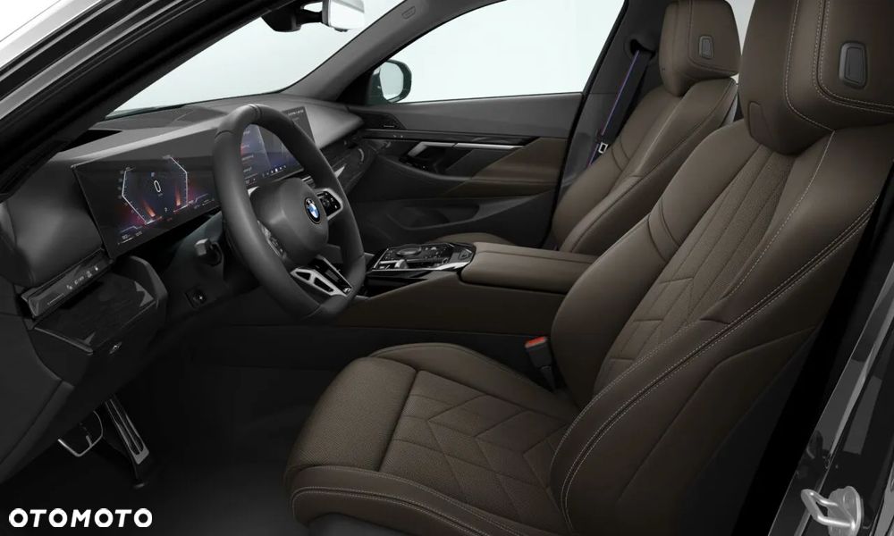 BMW Seria 5 540d xDrive Touring - 3