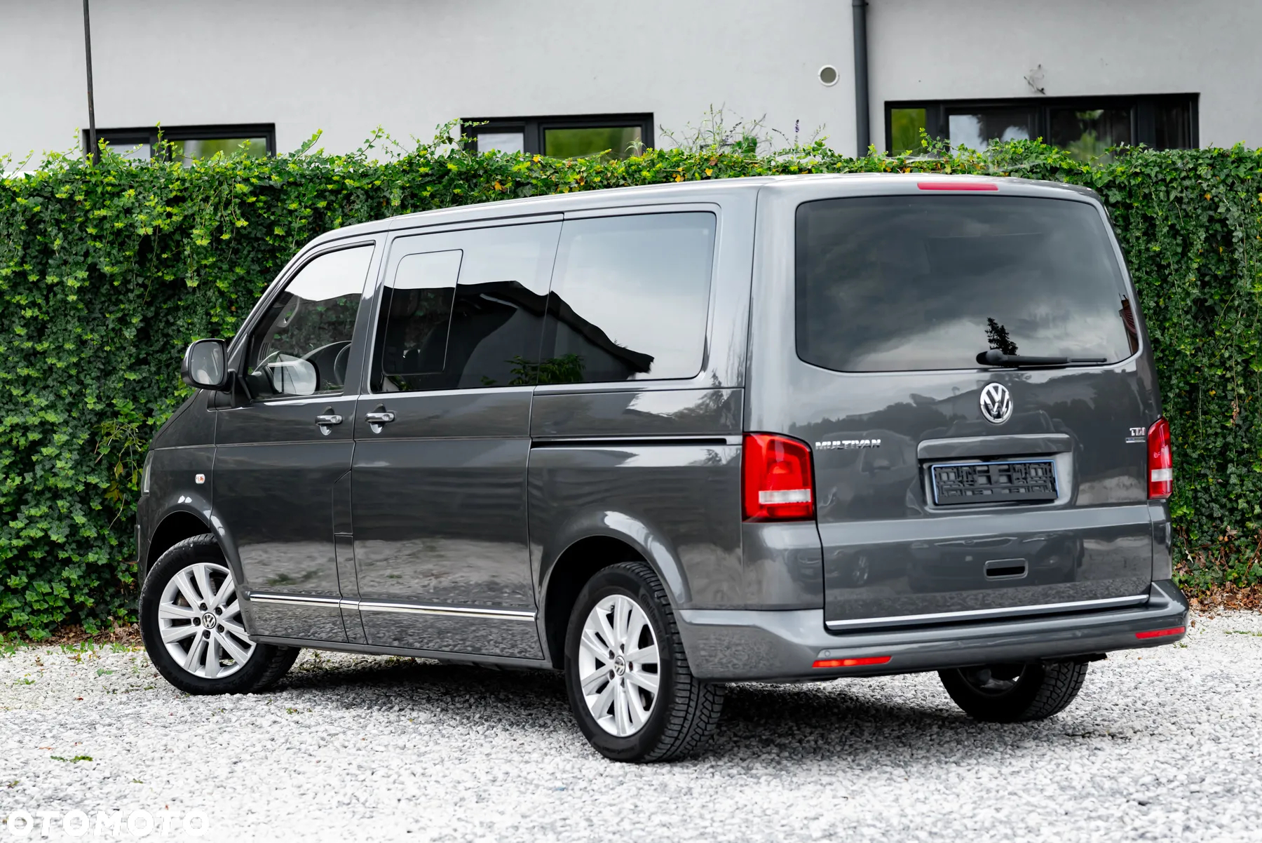 Volkswagen Multivan - 10