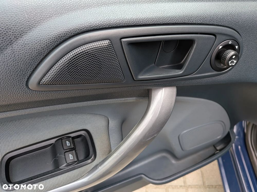 Ford Fiesta - 12