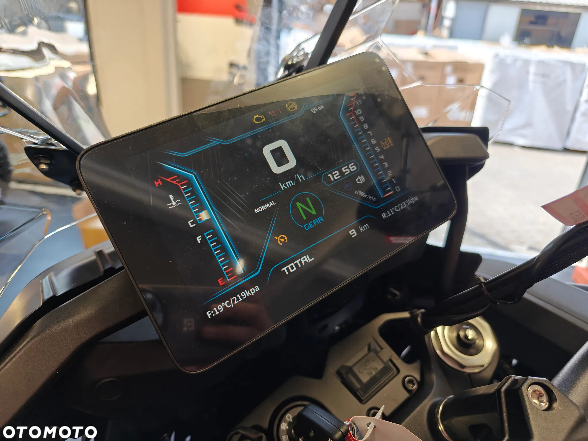 QJMOTOR 900 SX - 14