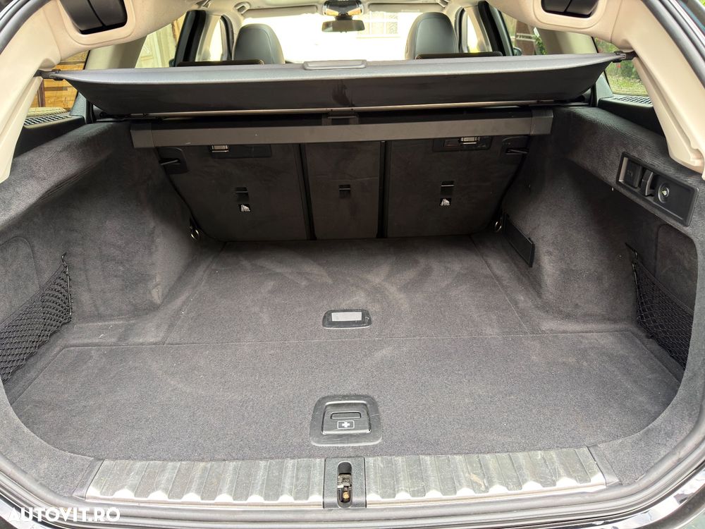 BMW Seria 3 320d Aut. - 38