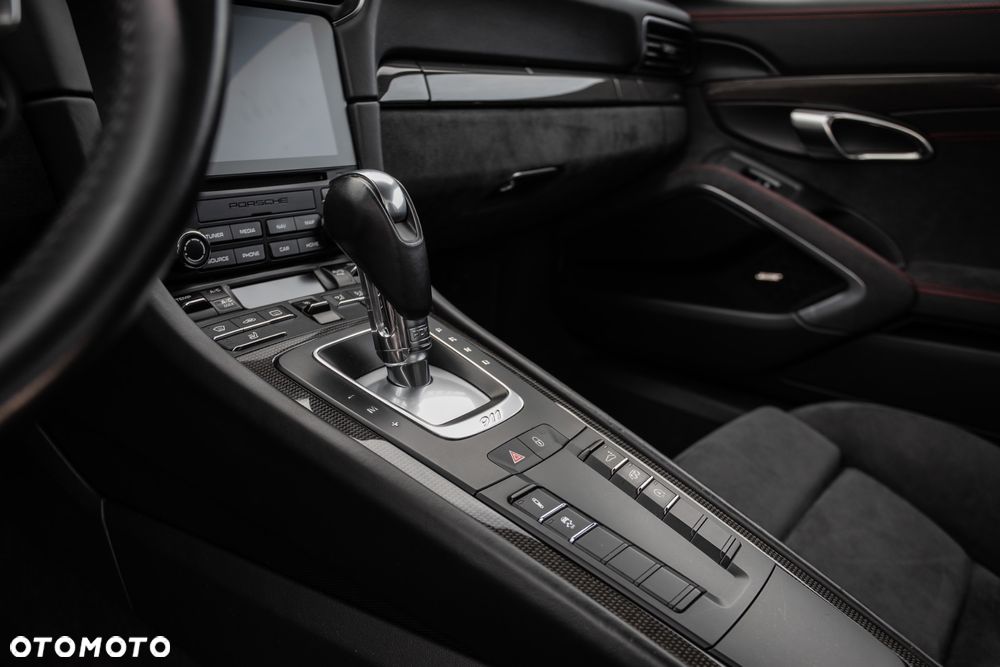 Porsche 911 Carrera GTS PDK - 22