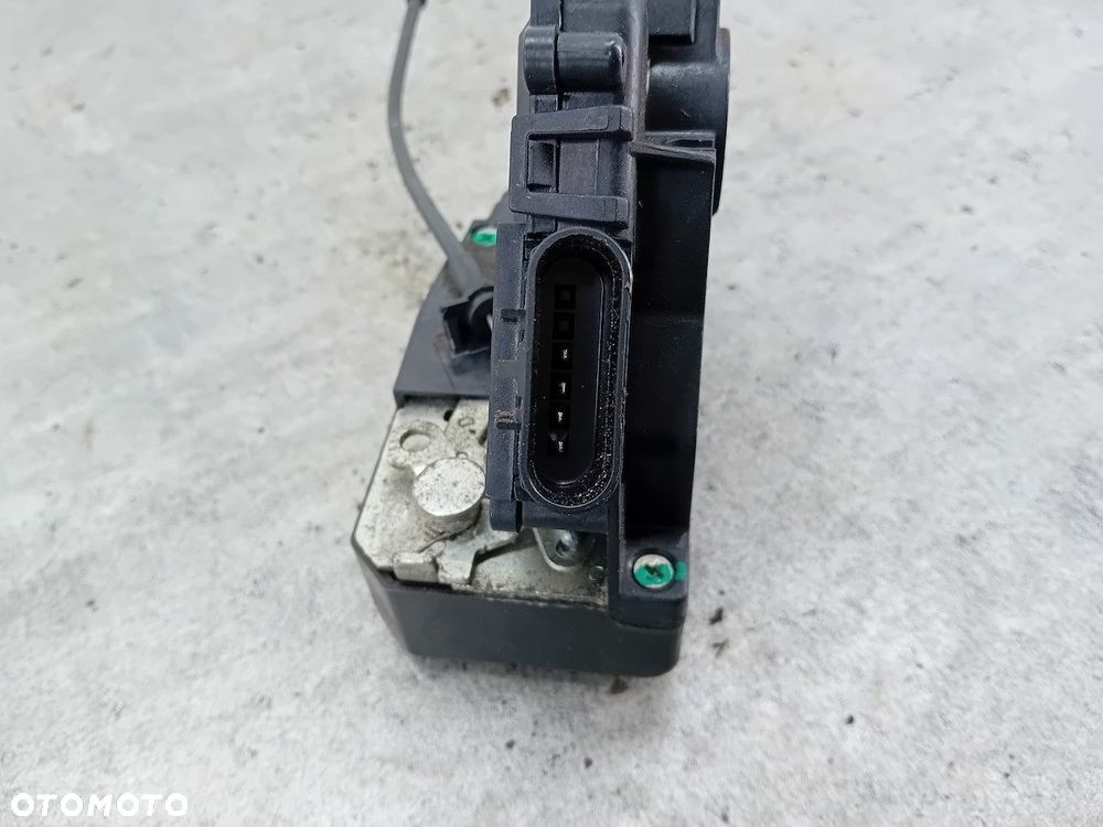 ZAMEK DRZWI PRAWY PRZÓD SMART FORFOUR I A4547200235 25002758 - 4
