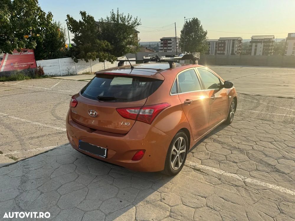Hyundai i30 1.6 CRDI DPF 5DR MT Highway - 11