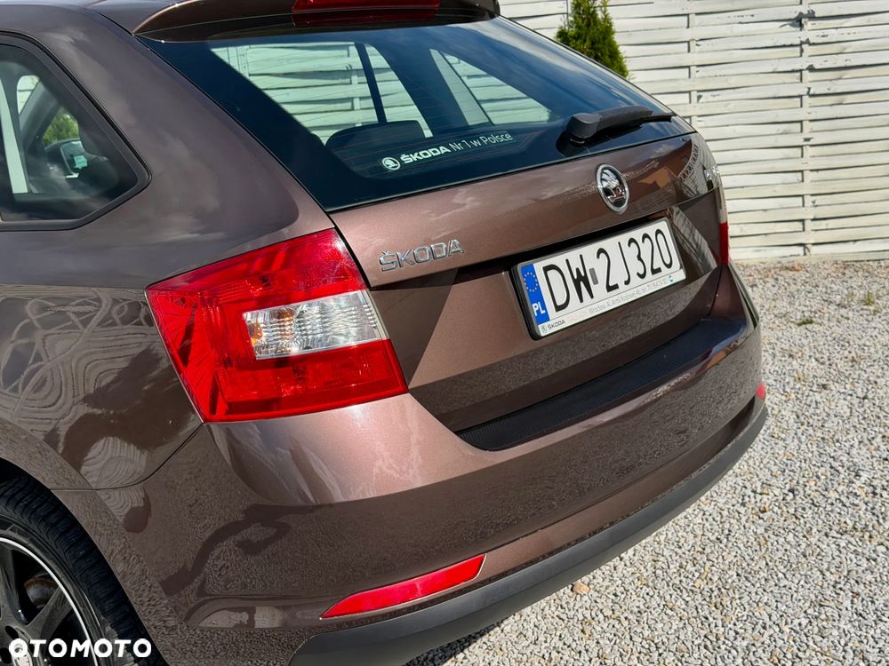 Skoda RAPID 1.2 TSI Style - 23