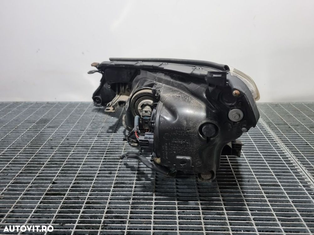 Far Dreapta Toyota Rav 4 IV 2012 - 2015 SUV 4 Usi (1492) Cu lupă - 2