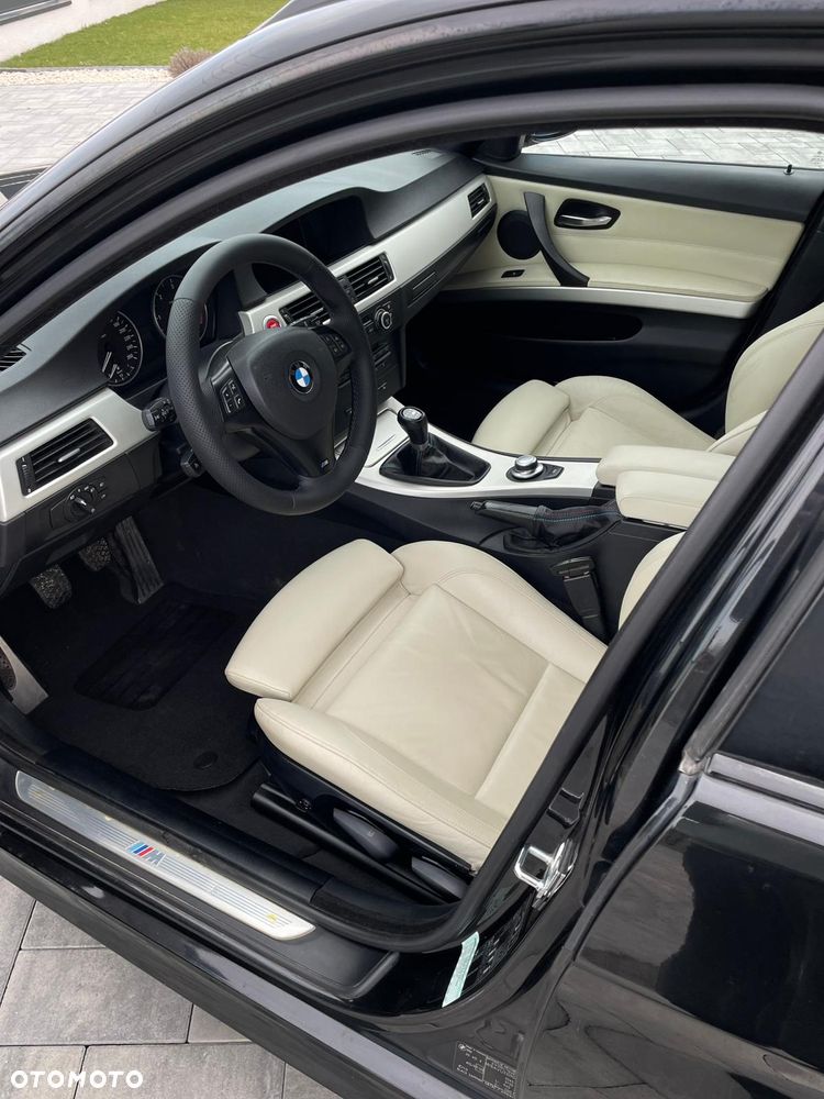 BMW Seria 3 320d DPF Blue Performance Edition Fleet Sport - 32