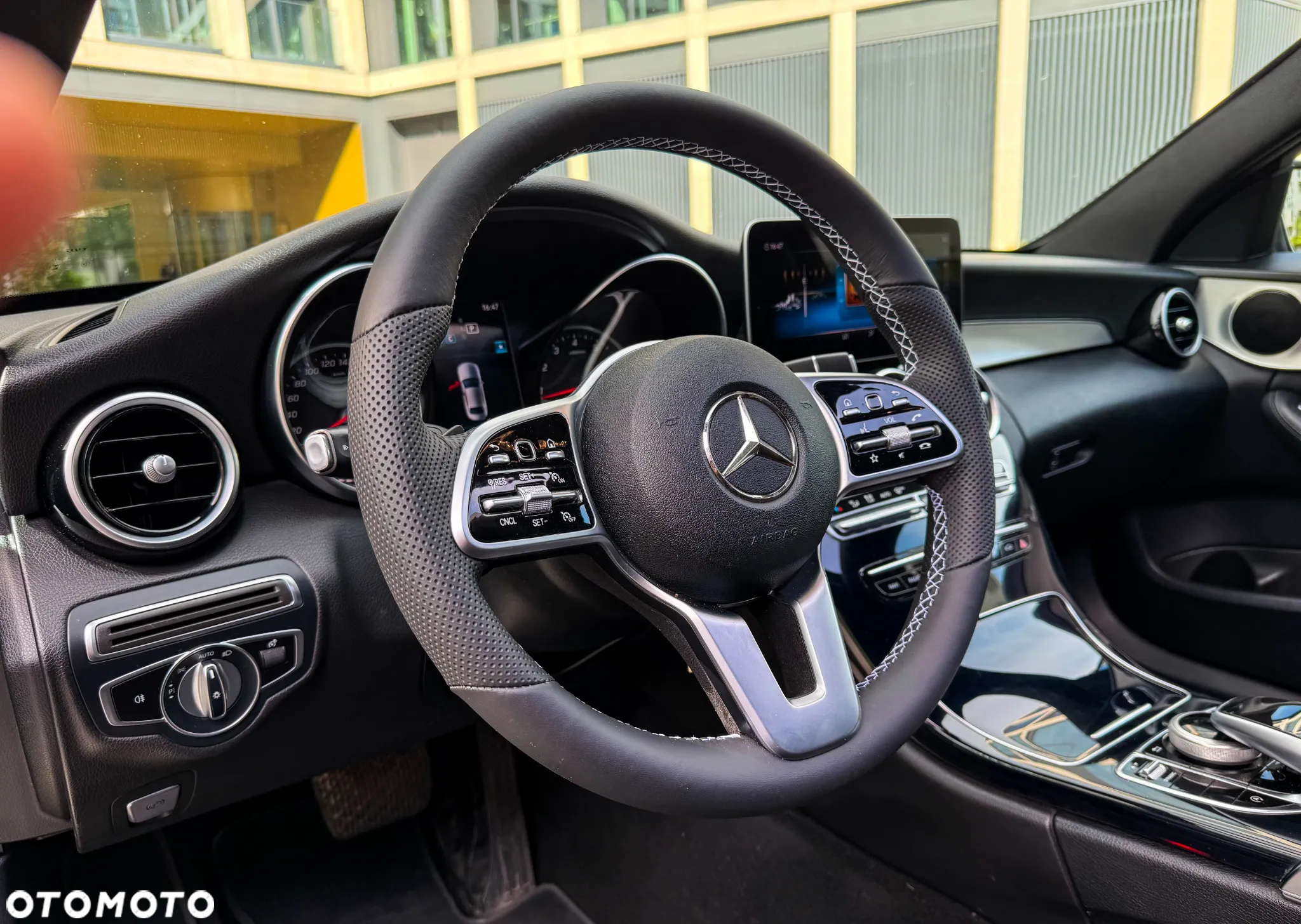 Mercedes-Benz Klasa C 300 4Matic 9G-TRONIC AMG Line - 18